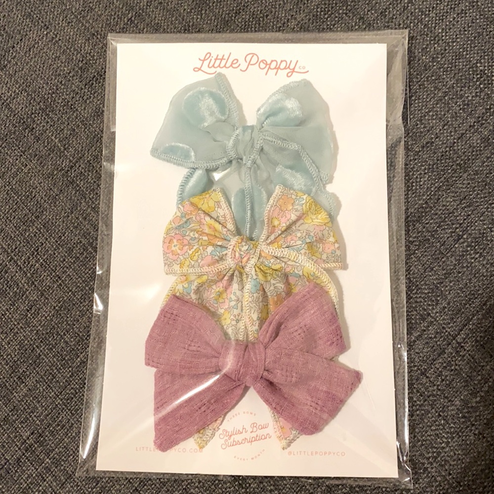 Little poppy bows